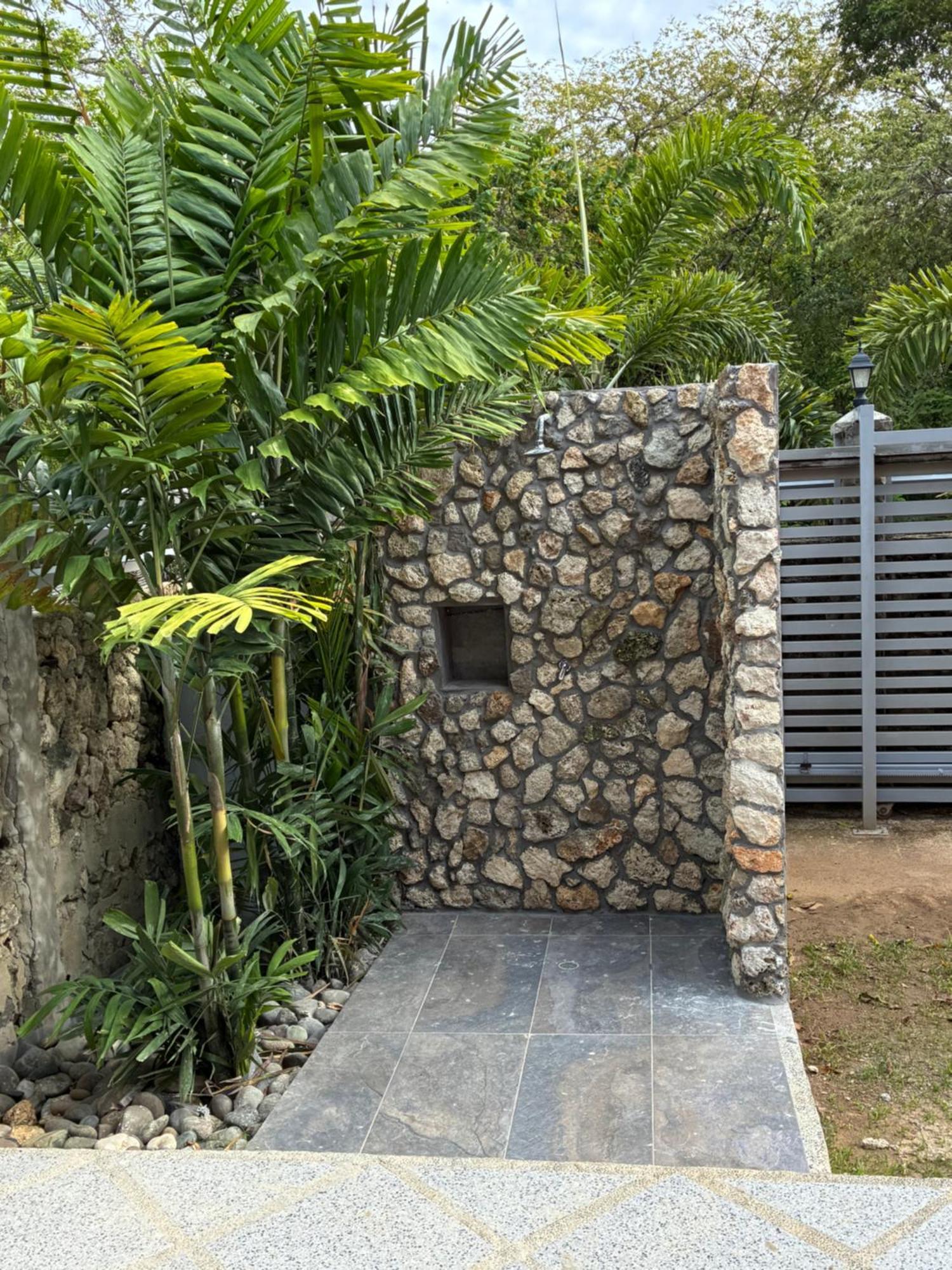 Star Apple Apartment *